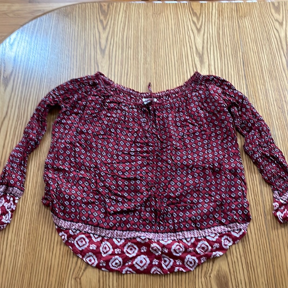 Abercrombie off the shoulder long sleeve shirt with keyhole detail
